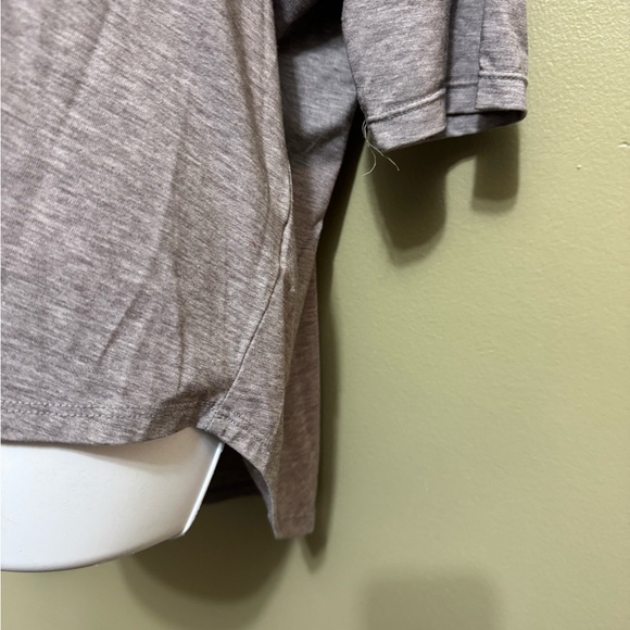 Grey‎ Athleta 3/4 Sleeve Pullover with Sheer Back, Size 2X - Picture 3 of 5